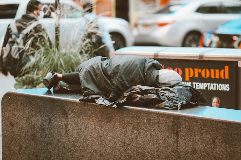 Personne sans-abri en milieu urbain