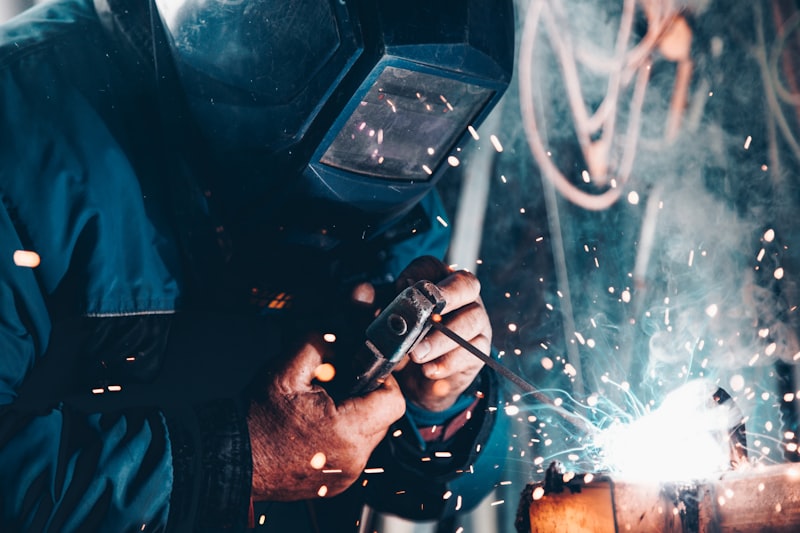 Travailleurs sur un chantier de construction